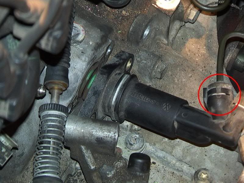How do I remove this hydraulic line from the slave cylinder?