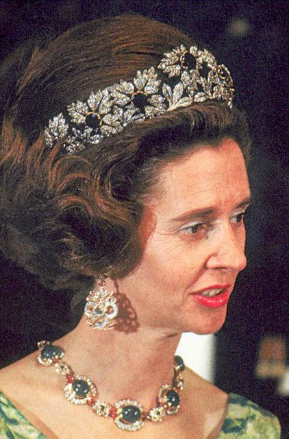 HM Queen Fabiola - Spanish gift tiara emeralds