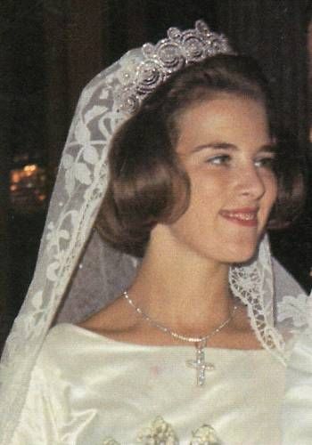 Anne-Marie wedding tiara