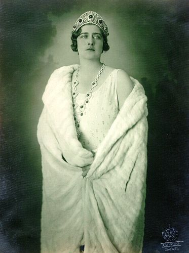 Marie QueenYugoslavia hermine