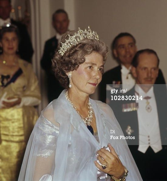 Queen Federica's huge sapphire photo image-18.jpg
