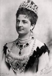 Queen Margherita wearing Crown diamonds sautoir photo imagejpg2-5.jpg