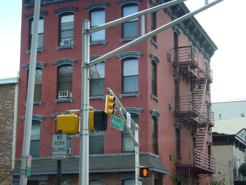 The "Hoboken is an inner-city slum" photo tour (Jersey City: apartment