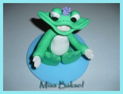 http://i118.photobucket.com/albums/o81/karla1963/frog-border.jpg