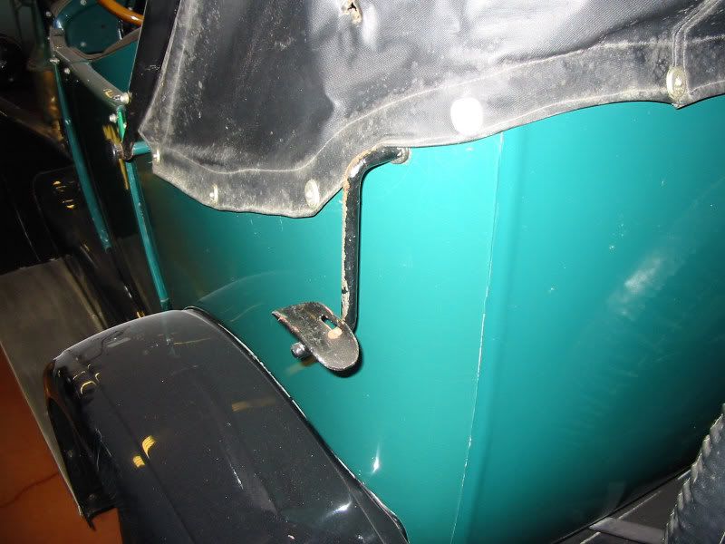 [Linked Image from i118.photobucket.com]