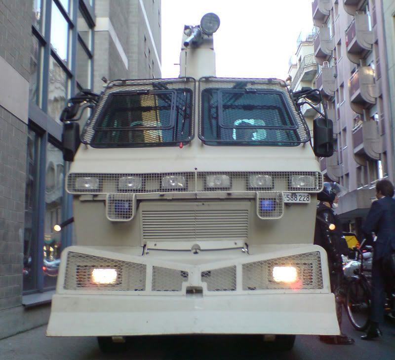 IMAGE(<a href="http://i118.photobucket.com/albums/o98/Philooo666/camion.jpg" rel="nofollow">http://i118.photobucket.com/albums/o98/Philooo666/camion.jpg</a>)