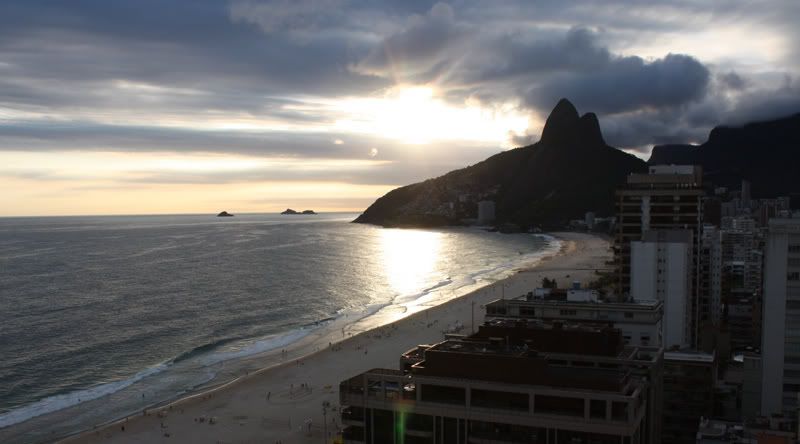 IMAGE(<a href="http://i118.photobucket.com/albums/o98/Philooo666/contreJourIpanema.jpg" rel="nofollow">http://i118.photobucket.com/albums/o98/Philooo666/contreJourIpanema.jpg</a>)