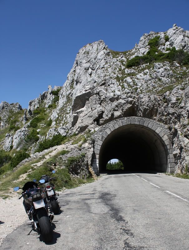 IMAGE(<a href="http://i118.photobucket.com/albums/o98/Philooo666/tunnel.jpg" rel="nofollow">http://i118.photobucket.com/albums/o98/Philooo666/tunnel.jpg</a>)