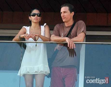 mcconaughey-camila-alves-230209-12.jpg