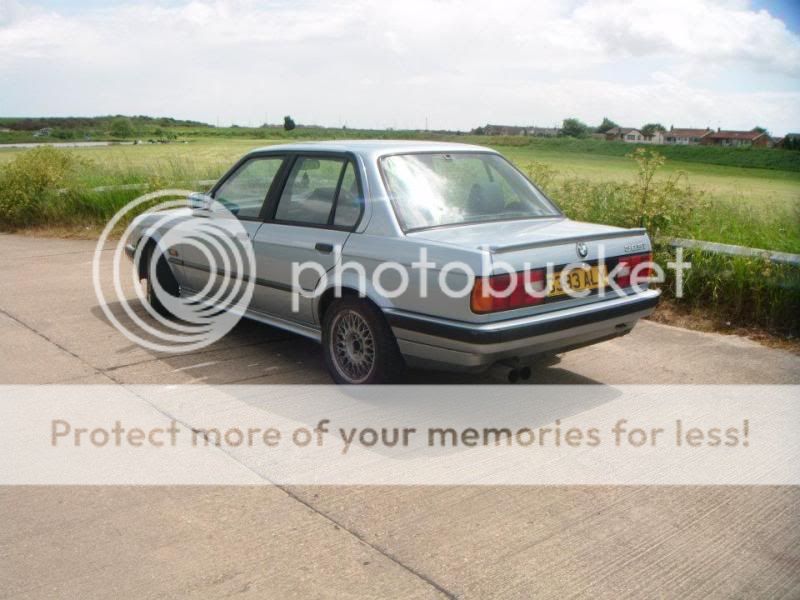 BMW E30 325i 4dr SE model £995 Essex | Retro Rides